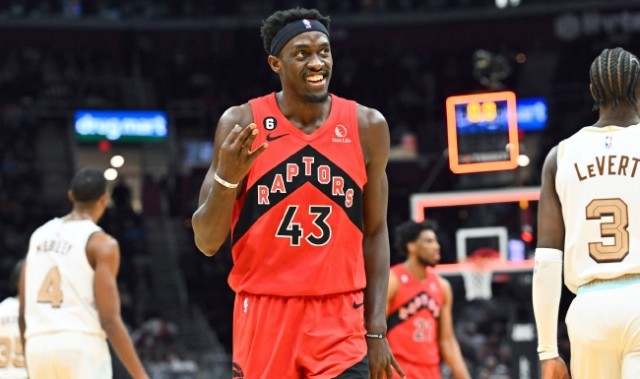  三球24+12黄蜂终结骑士连胜  