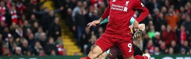  阿森纳防线失误造致命失球  