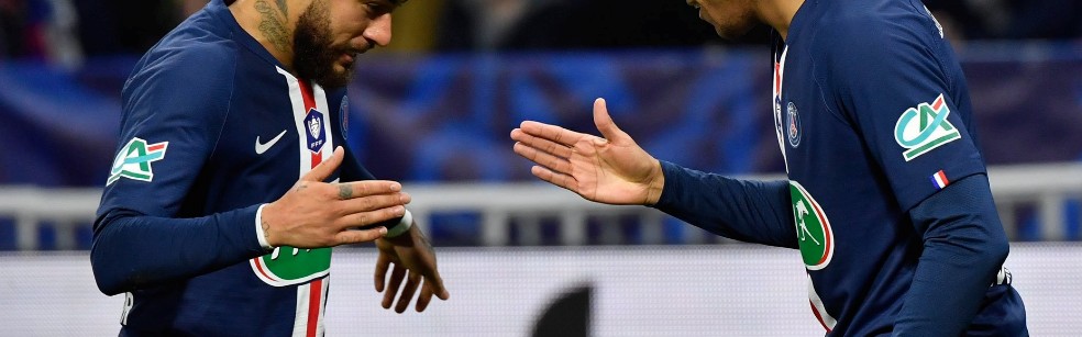  巴黎圣日耳曼客场逆转击败里昂，积分榜领跑优势扩大  