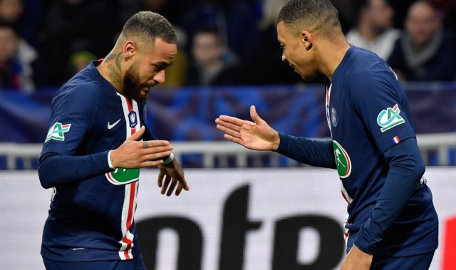  巴黎圣日耳曼客场逆转击败里昂，积分榜领跑优势扩大  