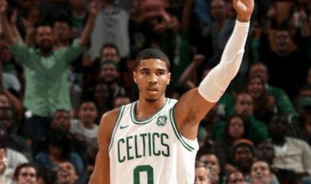  福克斯关键球能力尽显，国王加时险胜快船保排名