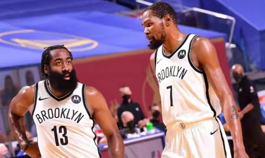  快船四巨头合体首战惜败卫冕冠军