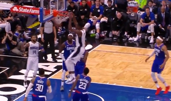  班凯罗暴力美学隔扣集锦，魔术榜眼秀赛季新高征服联盟