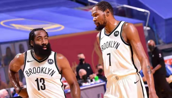  快船四巨头合体首战惜败卫冕冠军