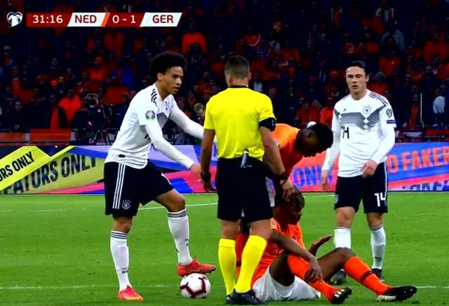  米兰锋线双星连线，默契配合撕破对方网