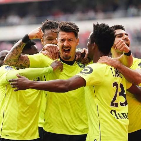  里尔年轻中卫头槌破门，帮助球队战平强敌摩纳哥